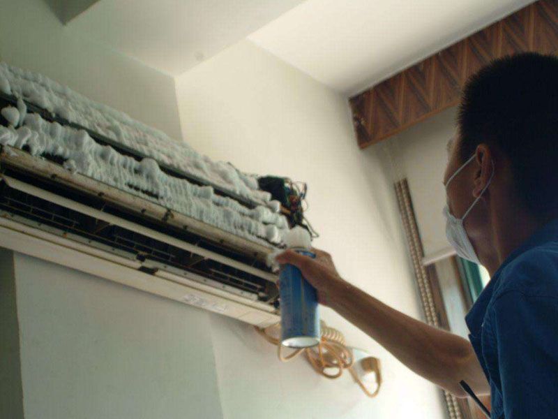 空调清洗回收现场